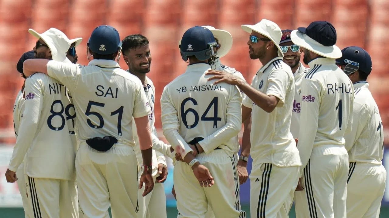 टीम इंडियाचा डावाने मिळवलेला हा सर्वात मोठा विजय ठरला. टीम इंडियाने याआधी विंडीजला 2018 साली डाव आणि 272 धावांनी पराभूत केलं होतं. (Photo Credit: PTI)