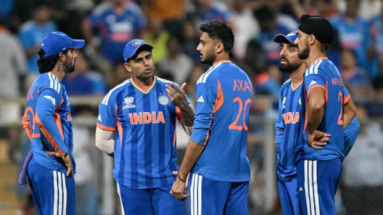बीसीसीआयने टी 20i कर्णधारासह उपकर्णधारही बदलला आहे. ऑलराउंडर अक्षर पटेल याला हटवून तिलक वर्मा याला उपकर्णधारपदाची सूत्र देण्यात आली आहेत. (Photo Credit : Getty)