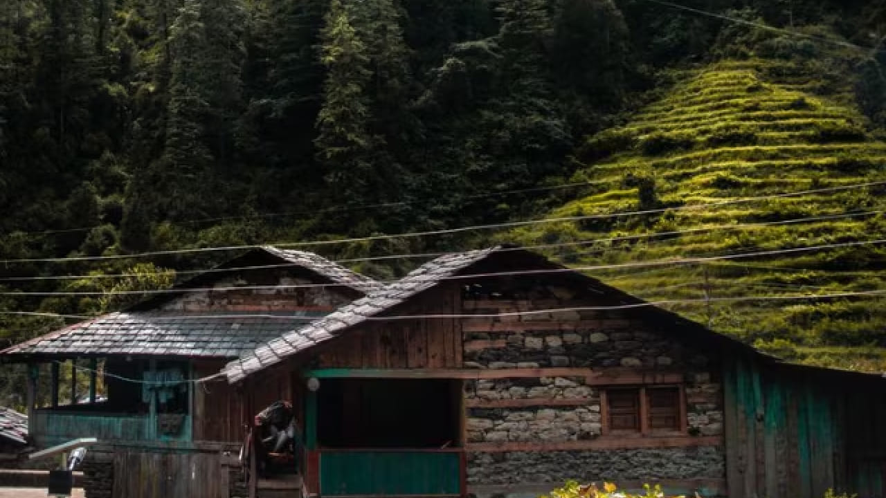 हैदराबादजवळ कमी अंतरावर असलेले आणि निसर्गसौंदर्याने नटलेले अनंतगिरी हिल स्टेशन हे कुटुंब, मित्रमंडळी किंवा साहसप्रेमी पर्यटकांसाठी विकेंड ट्रिपचे एक आदर्श ठिकाण ठरू शकते.