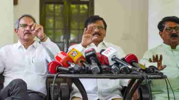 Shivsena UBT Spilt : ठाकरे गटाचे फुटलेले सहा खासदार कधी समोर येणार? शिंदेंच्या शिवसेनेत कधी प्रवेश होणार, माहिती आली समोर