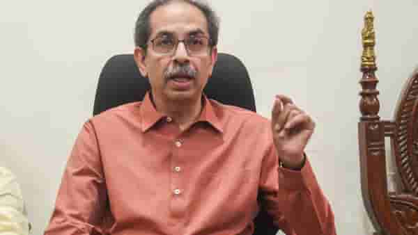 सात खासदार फुटण्याची शक्यता, उद्धव ठाकरे यांनी उचलले मोठे पाऊल, पदाधिकाऱ्यांना सांगितले..