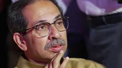 शिवसेना ठाकरे गटाला अत्यंत मोठा धक्का, अमरावतीच्या जिल्हाप्रमुखांनी..
