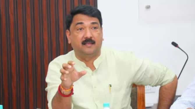 मोठी बातमी! एकनाथ शिंदेंच्या बड्या नेत्याचा पाय खोलात; गुन्हा दाखल, नेमकं कारण काय?