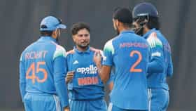 टीम इंडियामधील स्टार खेळाडूला वॉनिंग, कोचने सांगितले खेळायचे असेल तर...