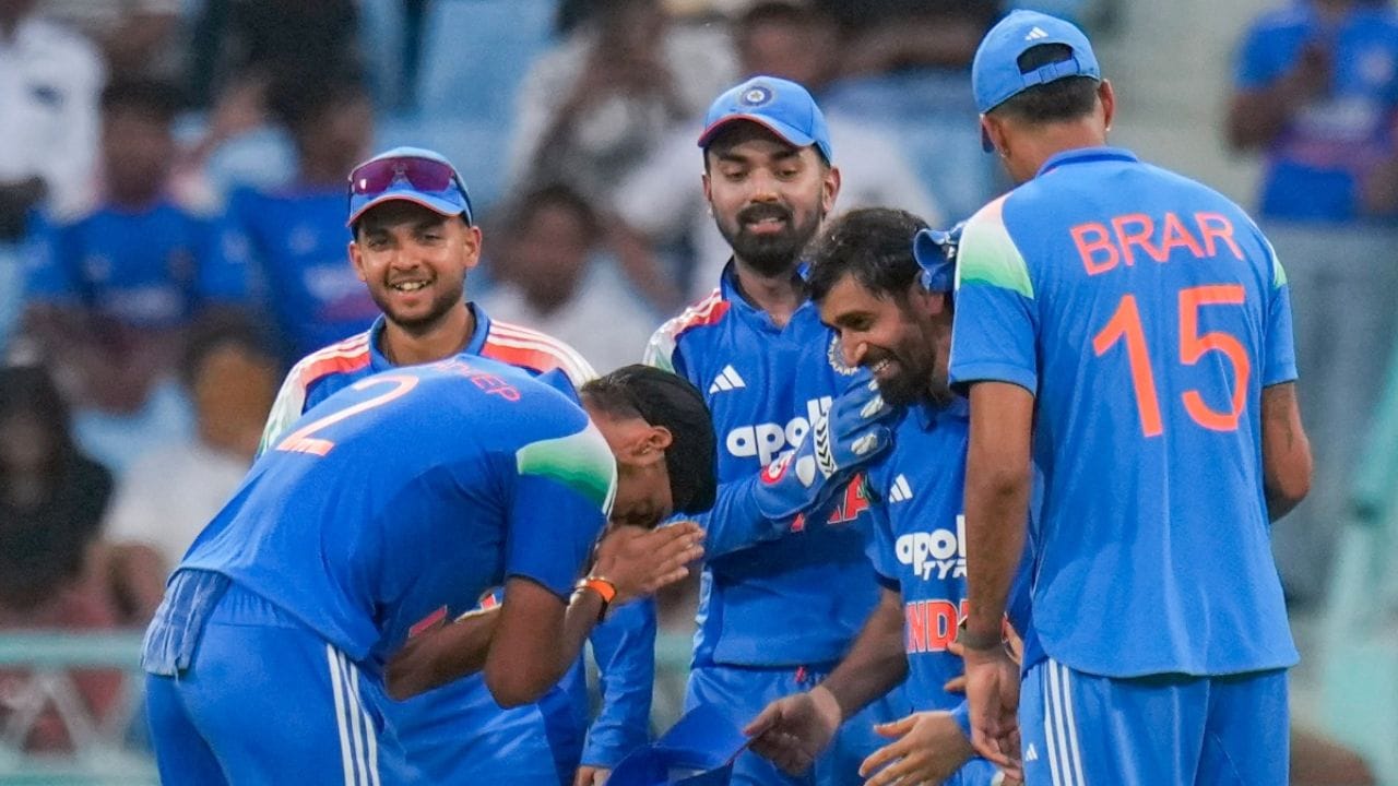 IND vs AFG 3rd Odi: टीम इंडियामध्ये आश्चर्यकारक बदल; ज्याची भीती होती अखेर तेच घडलं, कोण आऊट? IND vs AFG 3rd Odi: टीम इंडियामध्ये आश्चर्यकारक बदल; ज्याची भीती होती अखेर तेच घडलं, कोण आऊट?