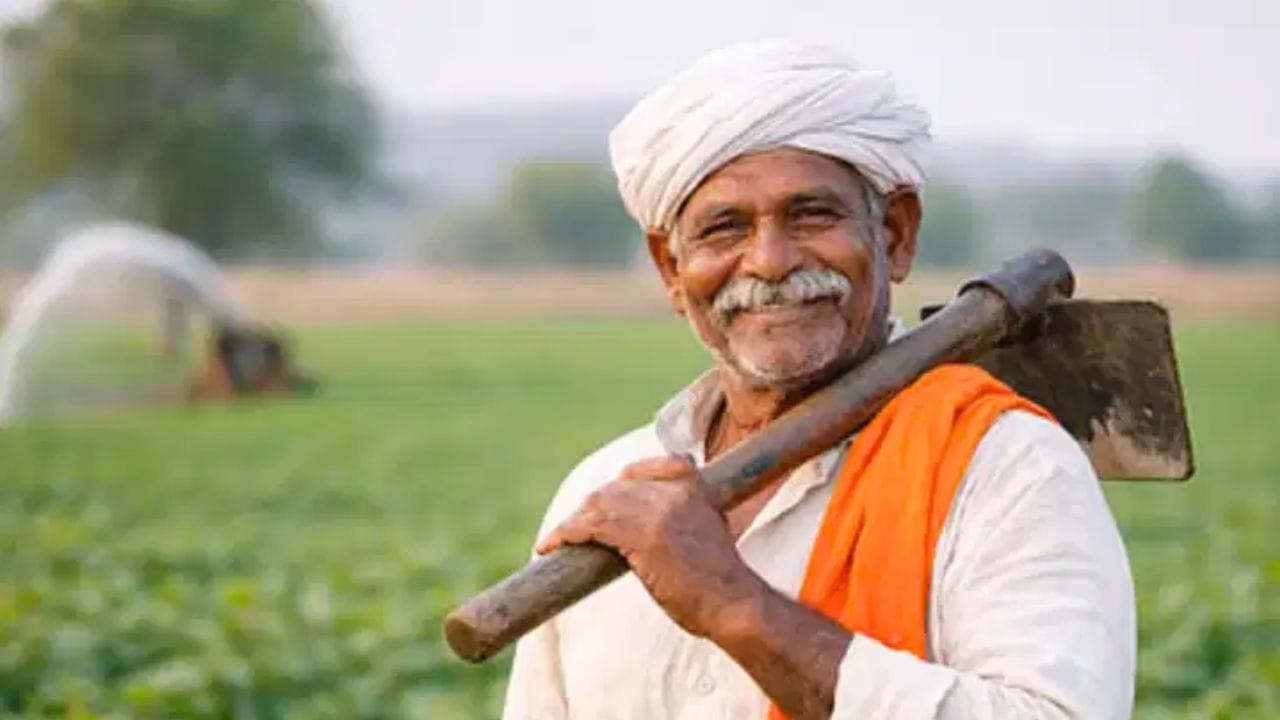 KCC New Rule: आरबीआयचा मास्टरस्ट्रोक; एका निर्णयामुळे कोट्यवधी शेतकऱ्यांचा फायदा होणार KCC New Rule: आरबीआयचा मास्टरस्ट्रोक; एका निर्णयामुळे कोट्यवधी शेतकऱ्यांचा फायदा होणार