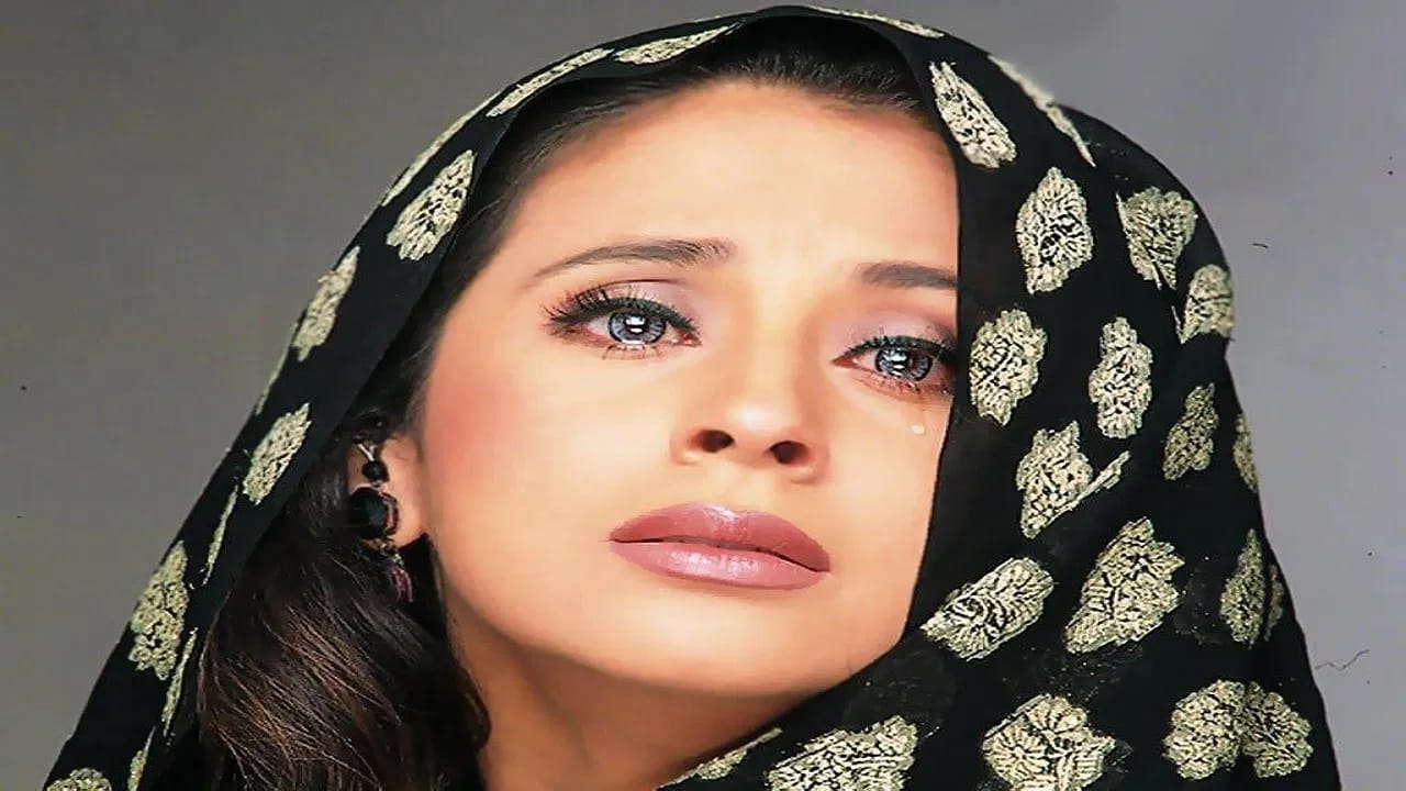 Urmila Matondkar : दिग्दर्शकाच्या बायकोने कानशिलात लगावताच उद्ध्वस्त झालं उर्मिलाचं आयुष्य, पूर्व पतीने थाटला दुसरा संसार Urmila Matondkar : दिग्दर्शकाच्या बायकोने कानशिलात लगावताच उद्ध्वस्त झालं उर्मिलाचं आयुष्य, पूर्व पतीने थाटला दुसरा संसार