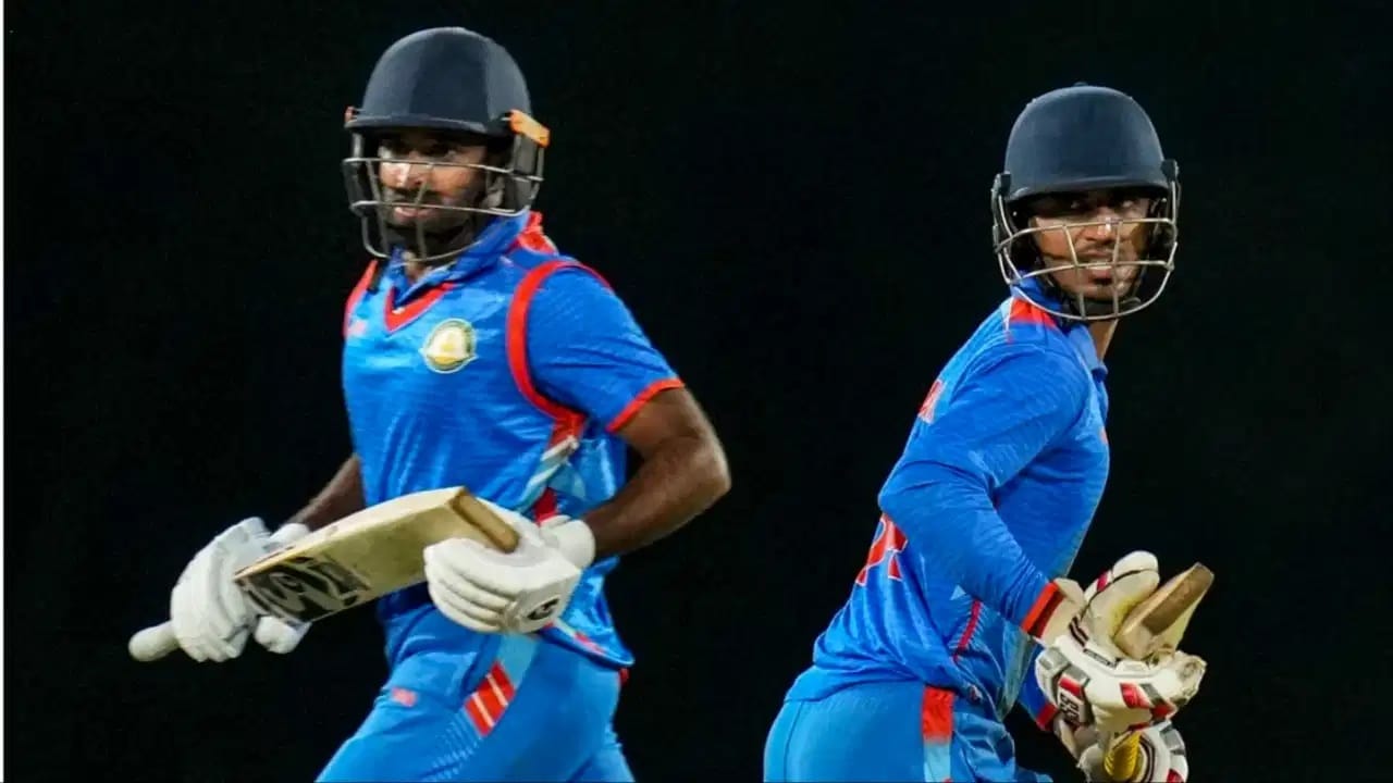 Vidarbha Pro T20 League : 1 ओव्हरमध्ये 33 रन्स, फलंदाजाचं वादळी शतक, पहिल्याच सामन्यात धमाका Vidarbha Pro T20 League : 1 ओव्हरमध्ये 33 रन्स, फलंदाजाचं वादळी शतक, पहिल्याच सामन्यात धमाका