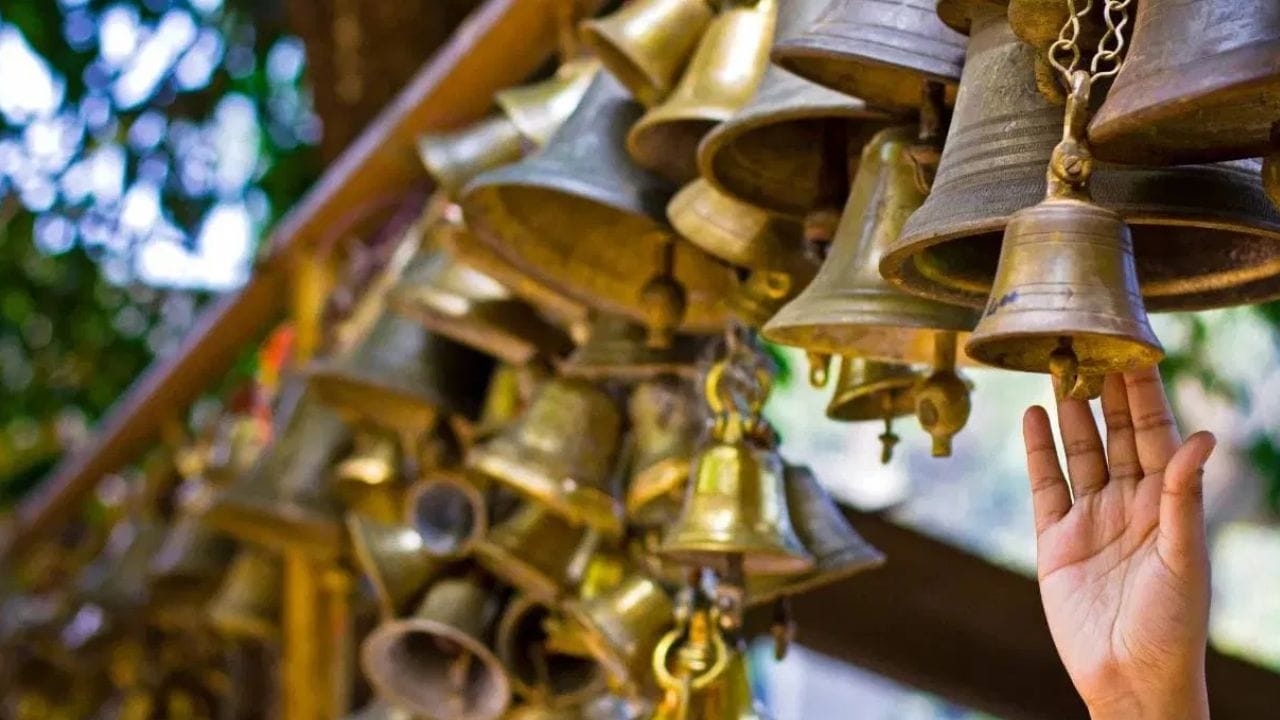 Vastu Shastra : सकाळी झोपेतून उठताच जर हे आवाज कानी पडले तर समजून जा, दिवसभरात नक्की आनंदाची बातमी मिळणार Vastu Shastra : सकाळी झोपेतून उठताच जर हे आवाज कानी पडले तर समजून जा, दिवसभरात नक्की आनंदाची बातमी मिळणार