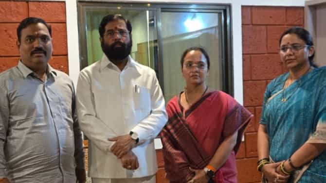 जळगावचे बंड शमले, एकनाथ शिंदे यांच्या भेटीनंतर रेश्मा काळे यांची माघार, महायुतीच्या उमेदवाराला पाठींबा..