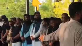 शोएब अख्तरच्या भावाच्या अंत्ययात्रेत दहशतवाद्यांची गर्दी, व्हिडिओ समोर.