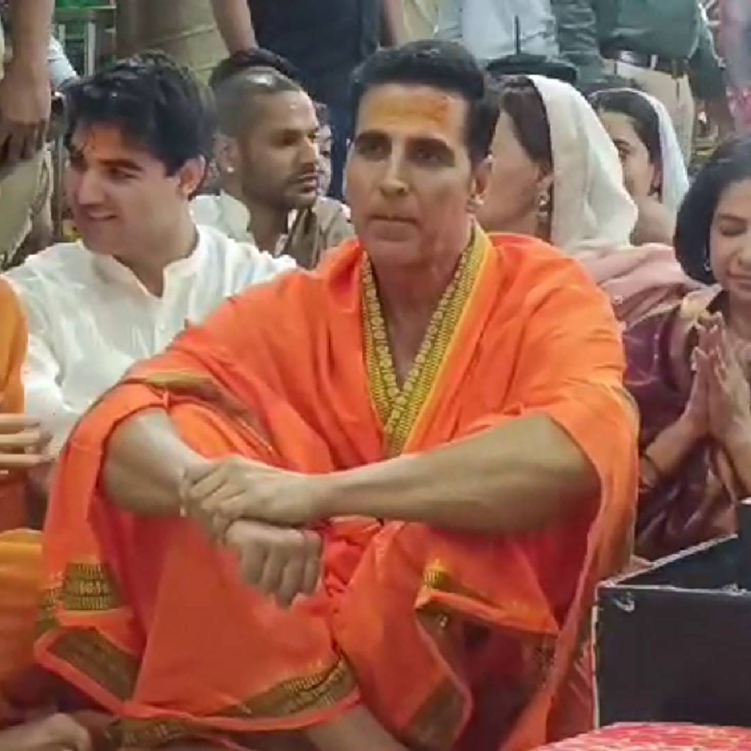 "सर्वांची आपली वैयक्तिक निवड असते. त्यामुळे मला कोणावरही धर्म थोपवायचा नाही", असं तो पुढे म्हणाला. मात्र याआधी 'सूर्यवंशी' या चित्रपटाच्या प्रदर्शनाच्या वेळी अक्षयने धर्माबद्दल वेगळंच उत्तर दिलं होतं. "मी कोणत्याच धर्माला मानत नाही, कारण माझ्या मते एकच धर्म आहे, तो म्हणजे भारतीय", असं त्याने 'पीटीआय'ला दिलेल्या मुलाखतीत म्हटलं होतं.