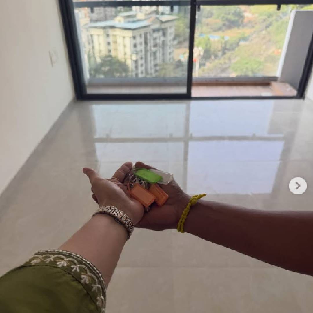 ब्रेक घेण्याच्या निर्णयाबद्दल अंशुमन भावूक होत पुढे म्हणाला, "डोक्यावर नवीन घराचा 48 हजार रुपयांचा हप्ता आहे. पुढे काय करायचं, कसं करायचं, असं जेव्हा बायकोला विचारलं. तेव्हा ती म्हणाली, तुला जर तिथे काम करायचं नसेल, तर ठीक आहे. आपण घराचे हप्ते मॅनेज करू. अगदीच बेताची परिस्थिती झाली तर आमटी-भात, खिचडी खाऊन दिवस काढू. पण तू हार मानू नकोस. तिच्या पाठिंब्यामुळेच मी तो काळ मुलीसोबत घालवू शकलो."