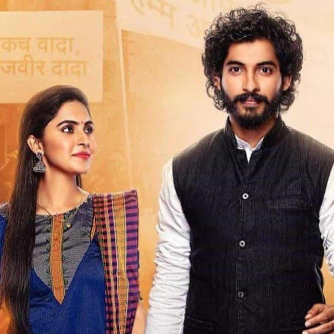 'कारभारी लयभारी' या मालिकेतून घराघरात पोहोचलेली अनुष्का सरकटे आणि निखिल चव्हाणची जोडी आता खऱ्या आयुष्यात लग्नबंधनात अडकण्यासाठी सज्ज झाली आहे. या दोघांसाठी अभिनेते भरत जाधव आणि सुधीर निंबाळकर यांच्या कुटुंबीयांनी खास केळवणाचं आयोजन केलं होतं.