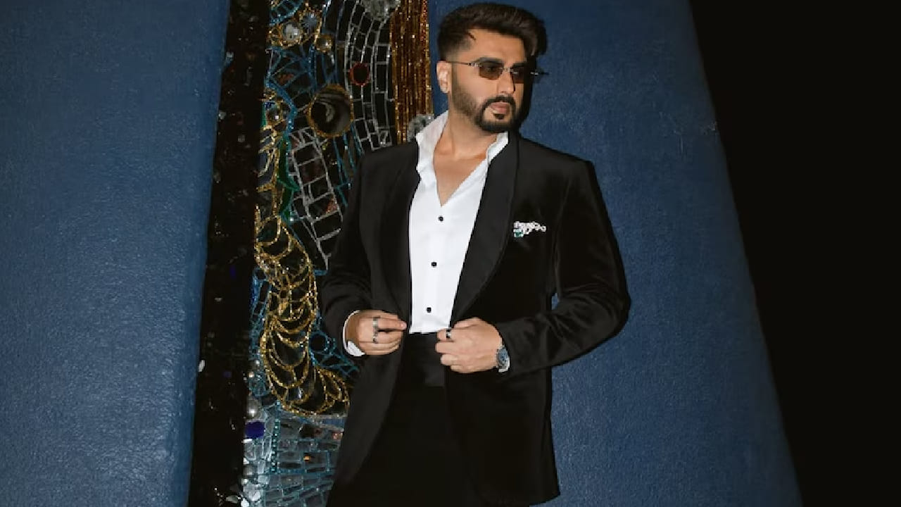 अर्जुन कपूरचे वजन एकेकाळी सुमारे 140 किलो होते. त्यामुळे अभिनेता होण्याचा विचारही त्याने केला नव्हता. त्याने सुरुवातीला कल हो ना हो आणि नो एंट्री या चित्रपटांमध्ये सहाय्यक दिग्दर्शक म्हणून काम केले. अभिनेता सलमान खानच्या मार्गदर्शनामुळे त्याने वजन कमी करून अभिनय क्षेत्रात प्रवेश करण्याचा निर्णय घेतला.