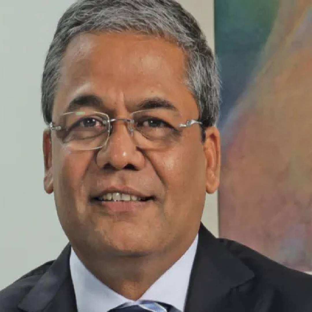 भाजपने विधानपरिषद निवडणुकीसाठी नाव जाहीर केल्यानंतर मला सुप्रिया सुळे यांनी अभिनंदनासाठी मेसेज केल्याचं अरुण लखानी यांनी सांगितलं आहे. राजकारण आणि वैयक्तिक संबंध वेगवेगळे असतात, असं मत त्यांनी यावेळी व्यक्त केलं.