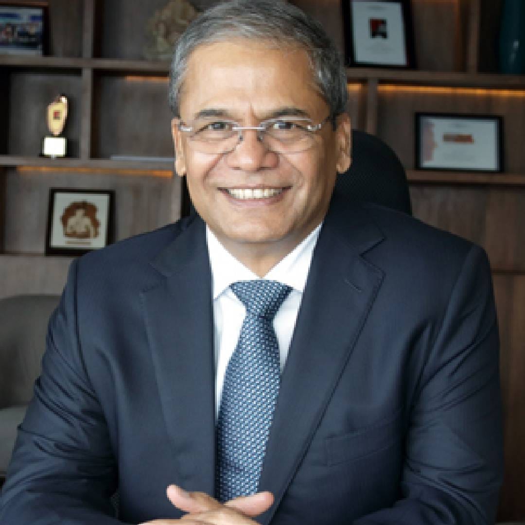 मतांचं गणित जुळविण्यासाठी भाजपने उद्योगपती अरुण लखानी यांना रिंगणात उतरविल्याची चर्चा आहे. कन्येच्या विवाहसोहळ्याची पत्रिका देण्यासाठी सुप्रिया सुळे यांनी पंतप्रधान नरेंद्र मोदी यांची भेट घेतली तेव्हा लखानीही तिथे उपस्थित होते.