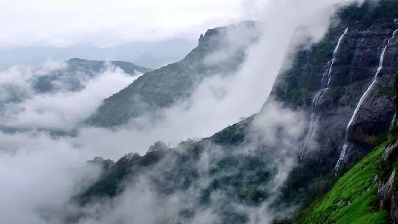 पावसाळ्यात रोड ट्रिप प्लॅन करताय पण कुठे जायचं ठरत नाहीये? तर मुंबईजवळील ही ठिकाणं आहेत सर्वोत्तम