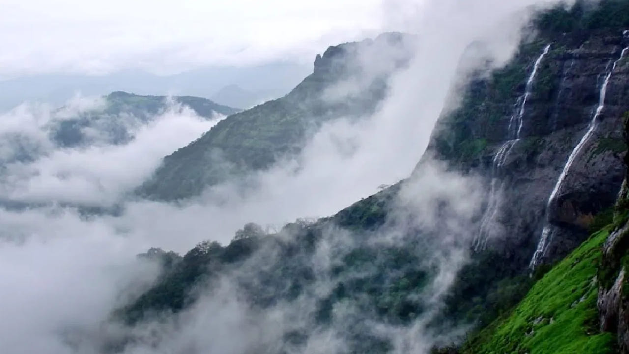 पावसाळ्यात रोड ट्रिप प्लॅन करताय पण कुठे जायचं ठरत नाहीये? तर मुंबईजवळील 'ही' ठिकाणं आहेत सर्वोत्तम पावसाळ्यात रोड ट्रिप प्लॅन करताय पण कुठे जायचं ठरत नाहीये? तर मुंबईजवळील 'ही' ठिकाणं आहेत सर्वोत्तम