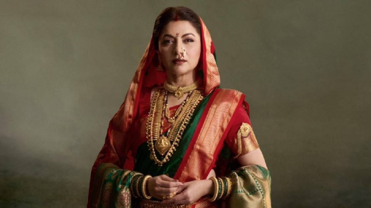 भारतातील ग्रॉस कलेक्शनचा आकडा 124.7 कोटी रुपयांपर्यंत पोहोचला आहे. परदेशातही या चित्रपटाला खूप चांगला प्रतिसाद मिळाला असून तिथेही जवळपास पाच कोटी रुपयांचा गल्ला जमवला आहे. त्यामुळे 'राजा शिवाजी' या चित्रपटाच्या एकूण कमाईचा आकडा 130 कोटी रुपयांवर पोहोचला आहे.