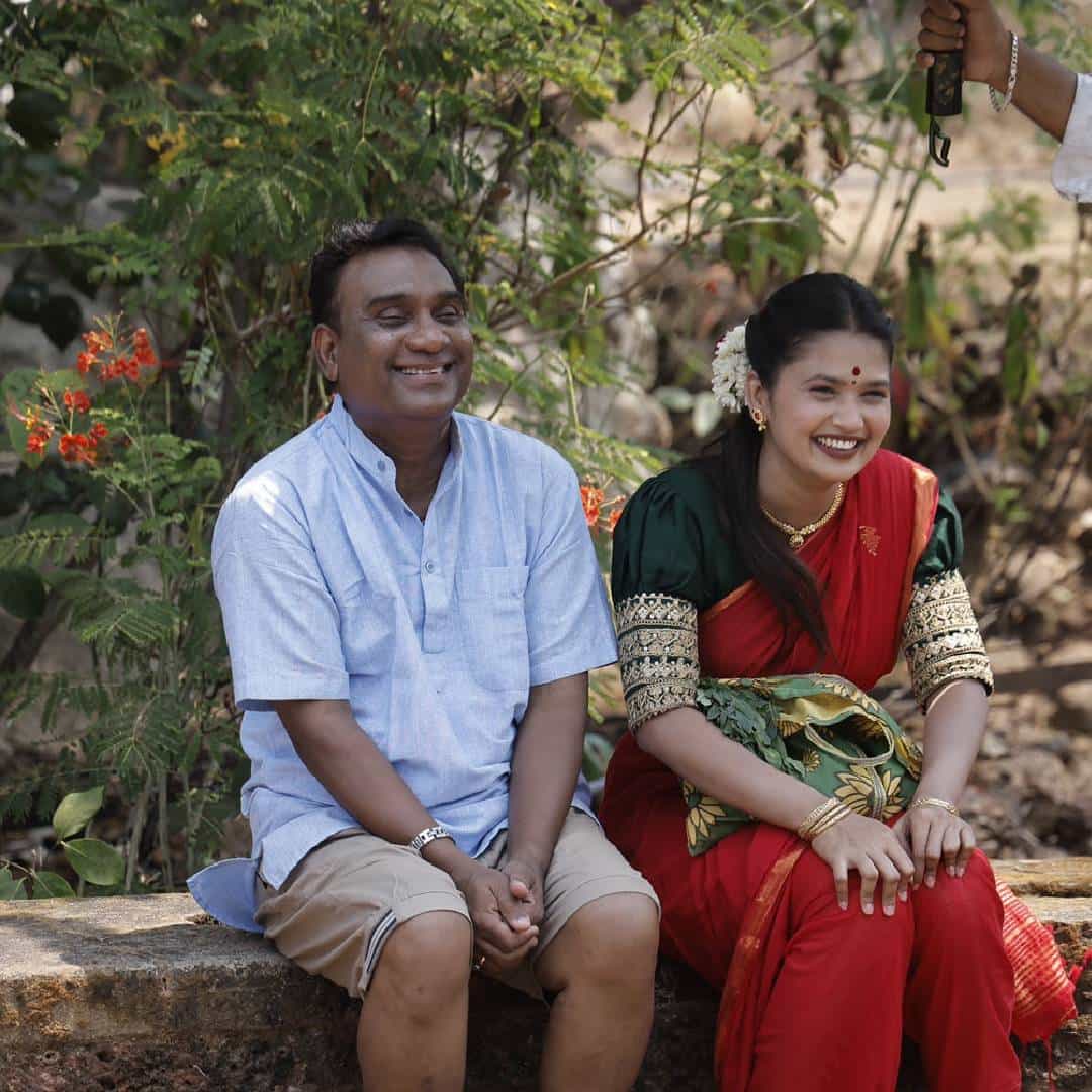'सबसे कातिल गौतमी पाटील' म्हणून ओळखली जाणारी नृत्यांगना गौतमी पाटील आणि अभिनेते भाऊ कदम यांची जोडी तुफान हिट ठरत आहे. 'हिल पोरी हिला' या गाण्यासाठी हे दोघं एकत्र आले असून आता फक्त महाराष्ट्रातच नाही तर संपूर्ण देशात हे गाणं ट्रेंड होतंय. दादा कोंडके यांच्या अजरामर गाण्याचा हा नवा ट्विस्ट प्रेक्षकांच्या पसंतीस उतरला आहे.