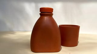 मातीच्या बाटल्या आणि मडक्यातील पाणी आरोग्यासाठी किती फायदेशीर? पारंपरिक पद्धतीमागील विज्ञान आणि आरोग्याचे संपूर्ण विश्लेषण