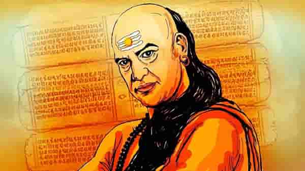 आचार्य चाणक्य म्हणतात, शक्य तितक्या गोष्टी गोपनीय ठेवा..., कोणावर आंधळेपणाने विश्वास ठेवताना हे विचार नक्की करा