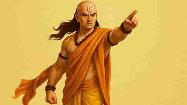 घरात असा मुलगा असणं म्हणजे संसाराला कलंक, आचार्य चाणक्य यांनी दिलेला महत्त्वाचा सल्ला