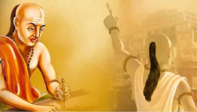 महिला ही दुरदृष्टी ठेवणारी, कोणताही निर्णय विचारपूर्वक घेणारी आणि मनात हिम्मत ठेवणारी असेल तर पूर्ण कुटुंबाचा गाडा सुरळीत चालतो. त्यामुळे महिलांमध्ये काही खास गुण असतील तर भलेभले तिच्यापुढे नतमस्तक होऊ शकतात, असे आचार्य चाणक्य यांनी सांगितले आहे.