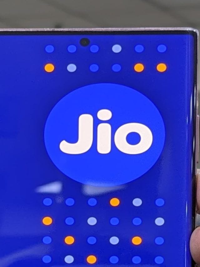 अनलिमिटेड कॉलिंग डेटा, OTT आणि बरेच काही, Jio च्या या रिचार्जची किंमत इतकी कमी