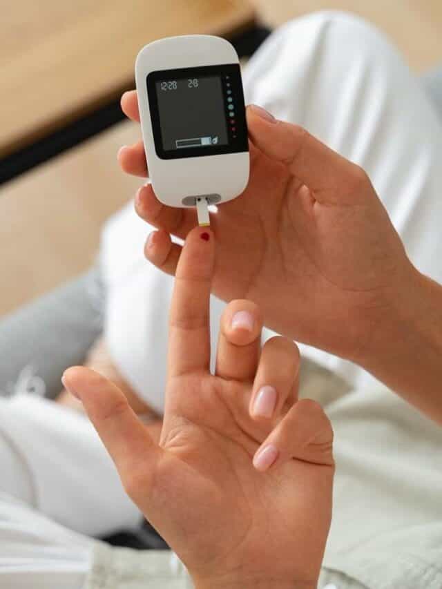 हाय बल्ड शुगरच्या रुग्णांनी कोणते पदार्थ खाऊ नयेत ?