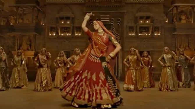 दीपिका पादुकोणचं सुपरहिट गाणं, ज्यामध्ये तिने 30 किलोचा लहंगा परिधान करून केलेला डान्स