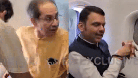 उद्धव ठाकरे, फडणवीस एकाच विमानाने रवाना, नेमकं काय घडलं? थेट व्हिडीओ आ-1698705