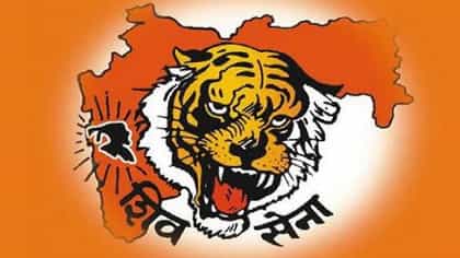 विधानपरिषद निवडणुकीत शिवसेनेला पहिला जबर धक्का, धाडधाड राजीनामे!