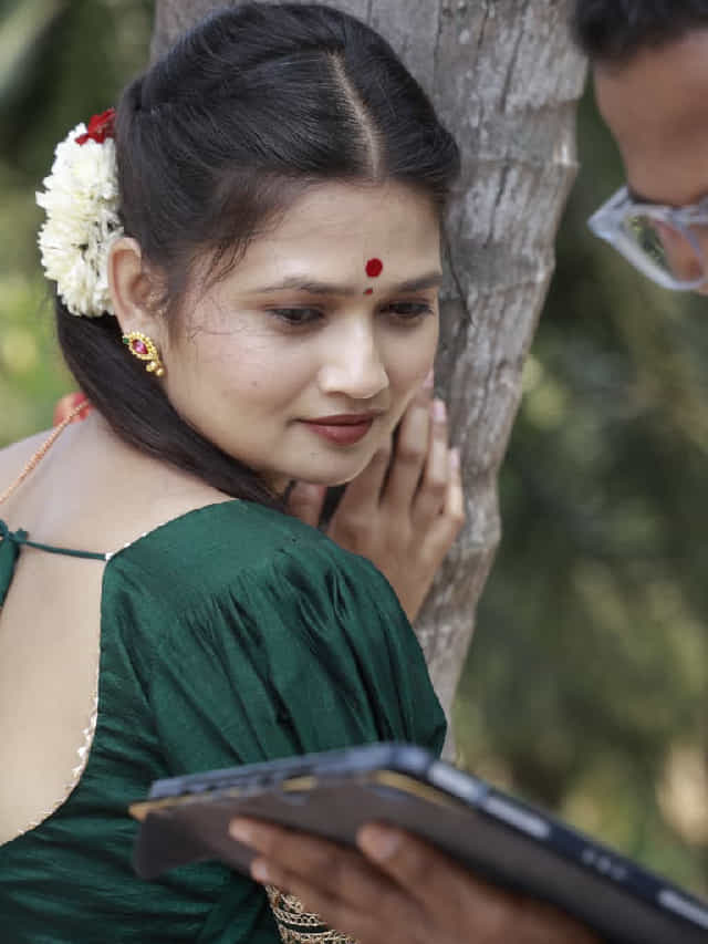 लाल रंगाच्या साडीत गौतमी पाटीलचा हटके अंदाज, फोटो व्हायरल