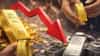 Gold Rate : चांदीचा भाव 16,600 रुपयांनी घसरला, सोन्याचा भावही क्रॅश, आता 10 ग्रॅमची किंमत...