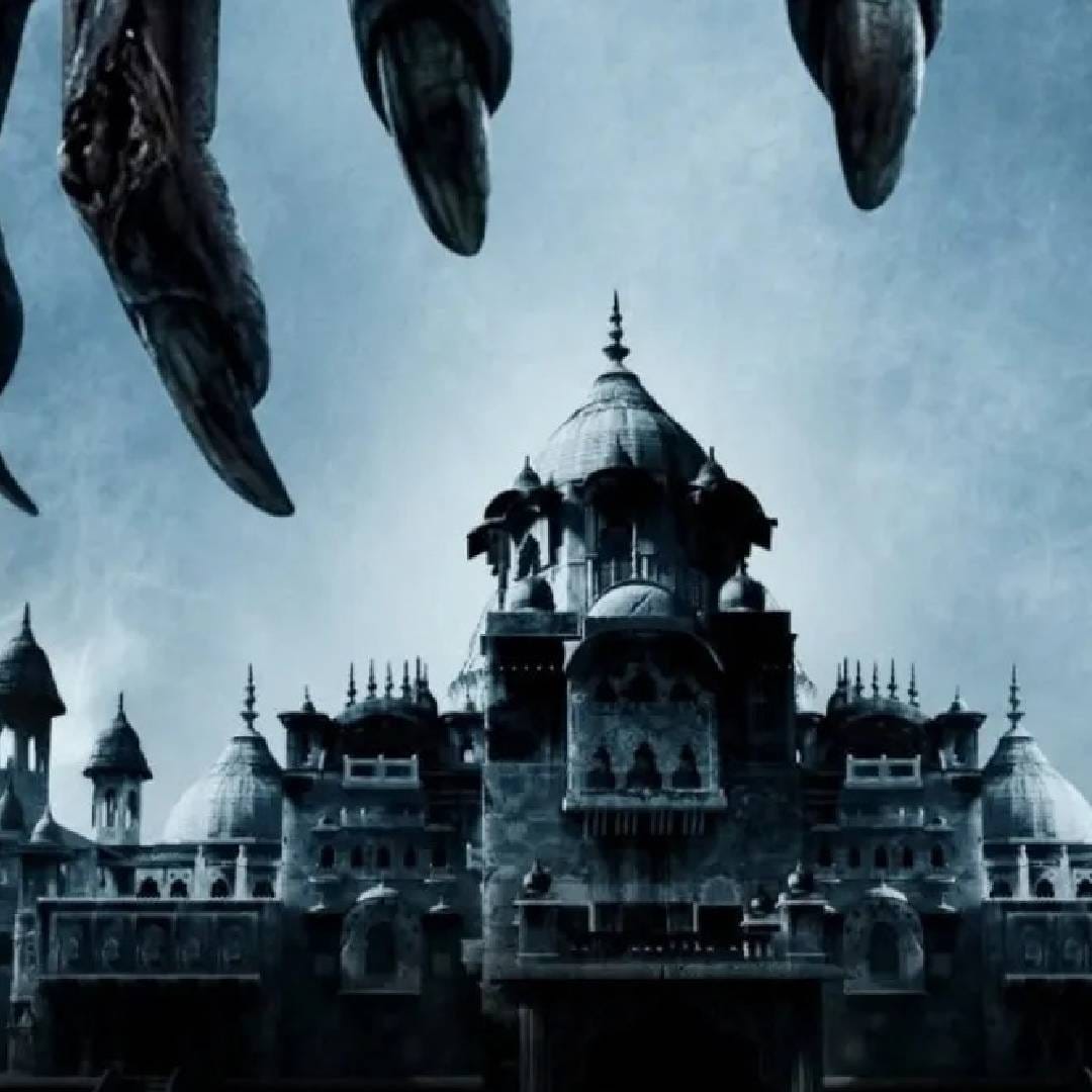 12 जून 2026 रोजी थिएटरमध्ये कंगना राणौत यांच्या 'भारत भाग्य विधाता' आणि मनोज वाजपेयी यांच्या 'गव्हर्नर' या दोन चित्रपटांसोबत विक्रम भट्टचा 'हाँटेड 3D: इकोज ऑफ द पास्ट' हा हॉरर चित्रपटसुद्धा प्रेक्षकांच्या भेटीला आला होता. आश्चर्याची बाब म्हणजे हा हॉरर चित्रपट या दोन्ही सुपरस्टार्सच्या चित्रपटांवर भारी पडतोय. 
