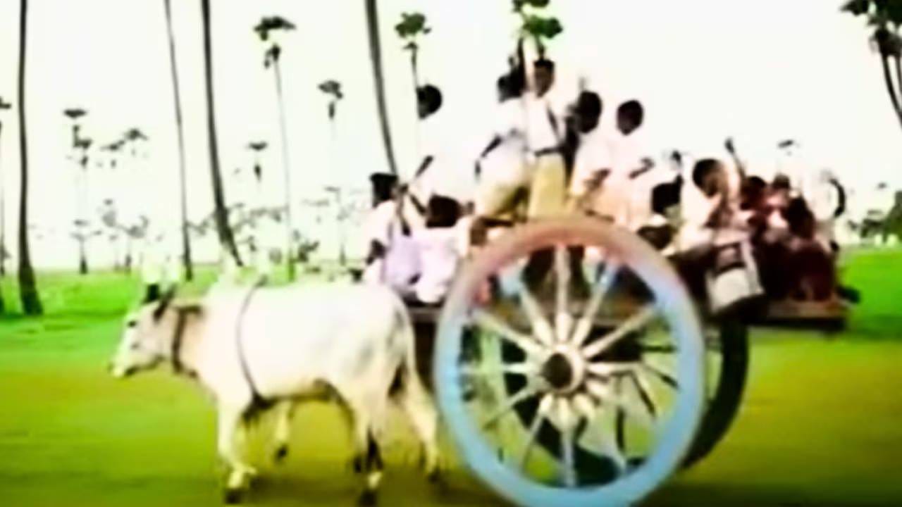 भारत सरकारच्या एका मोठ्या शिक्षण अभियानांतर्गत हे गाणे तयार करण्यात आले होते. याचा उद्देश देशातील प्रत्येक मुलापर्यंत प्राथमिक शिक्षण पोहोचवणे हा होता. या जाहिरातीमध्ये दाखवण्यात आले आहे की मुले सकाळी हसत-खेळत उठतात आणि आपला शाळेची बॅग घेऊन शाळेकडे धाव घेतात. व्हिडीओमध्ये वेगवेगळ्या राज्यांतील मुलांना एकत्र दाखवून देशाची सुंदर एकता दर्शवण्यात आली होती. हे प्रेझेंटेशन इतके उत्कृष्ट होते की तिने प्रत्येकाच्या हृदयाला स्पर्श केला. आजही जेव्हा हे वाजते, तेव्हा जुनी आठवण ताजी होते. अभ्यासाच्या महत्त्वाला समजवणाऱ्या या हृदयस्पर्शी गाण्याचे नाव ‘सवेरे सवेरे यारों से मिलें, बन ठन के निकले हम, सवेरे सवेरे यारों से मिलें, घर से दूर चले हम, स्कूल चलें हम’ होते.