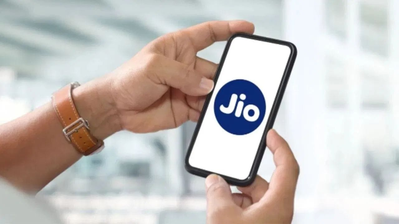 हे दोन्ही केवळ डेटा प्लान्स असल्यामुळे, त्यांमध्ये कॉलिंग किंवा एसएमएस सेवांसारख्या सुविधांचा समावेश नाही, तसेच कोणतेही अतिरिक्त फायदेही मिळत नाहीत. तुमच्या गरजेनुसार तुम्ही काळजीपूर्वक प्लानची निवड करावी