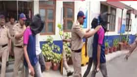 ओळखपत्राचा बहाणा करत फसवलं, फोटोग्राफरसह चौघांचा तरूणीवर अत्याचार