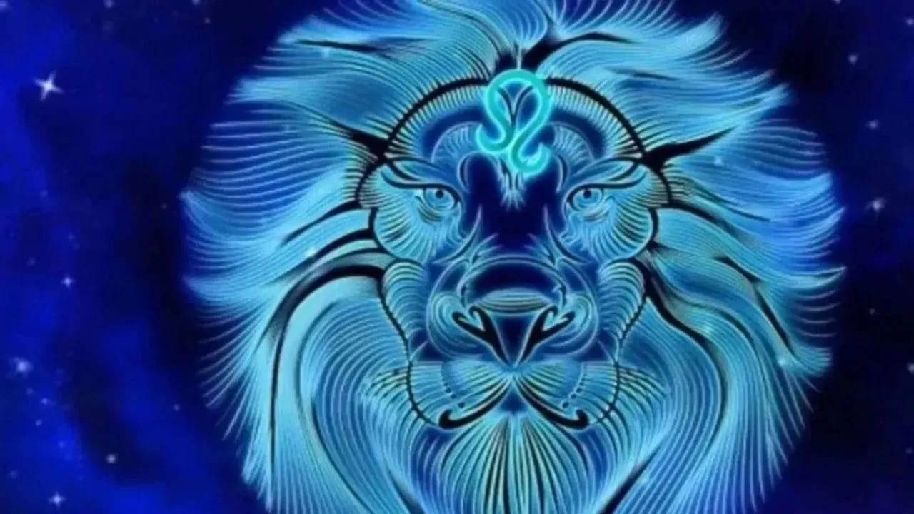 सिंह: या काळात सिंह राशीच्या लोकांच्या उत्पन्नात वाढ होईल. सिंह राशीचा स्वामी सूर्य असल्यामुळे, हे गोचर अधिक फलदायी ठरेल. तुमचे उत्पन्न वाढेल. तुमच्या जीवनात आनंद आणि शांती परत येईल.
