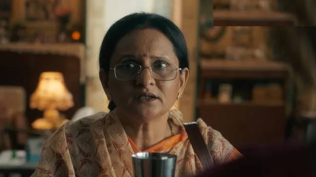 2 तास 7 मिनिटांचा सिनेमा, डोक्याचा भुगा करणारी कथा; ओटीटीवर पुन्हा माधुरी दीक्षितची चर्चा