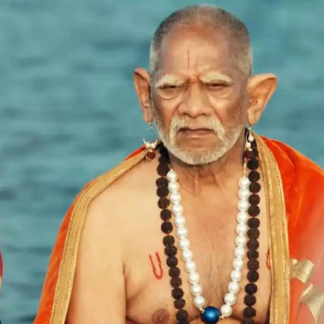 'देऊळ बंद 2' या चित्रपटाने फक्त 11 दिवसांत 50.15 कोटी रुपयांची कमाई केली आहे. रितेश देशमुखच्या 'राजा शिवाजी' या चित्रपटानंतर 'देऊळ बंद 2'ला मराठीत खूप चांगला प्रतिसाद मिळतोय. सर्वाधिक कमाई करणाऱ्या मराठी चित्रपटांच्या यादीत हा सध्या सहाव्या स्थानी आहे.