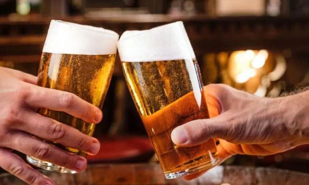 या बिअरचे नाव आहे. हैनकेन (Heineken ). ही बिअर खूपची चव खूपच विशिष्ट आहे, असे म्हटले जाते. ही बिअर हॉलंड येथे तयार होते. हॉलंडमधून ती भारतात आयात केली जाते. ही बिअर थोडी स्ट्राँग असते. परंतु इतर बिअरच्या तुलनेत ही बिअर चांगली असते, असा दावा केला जातो.