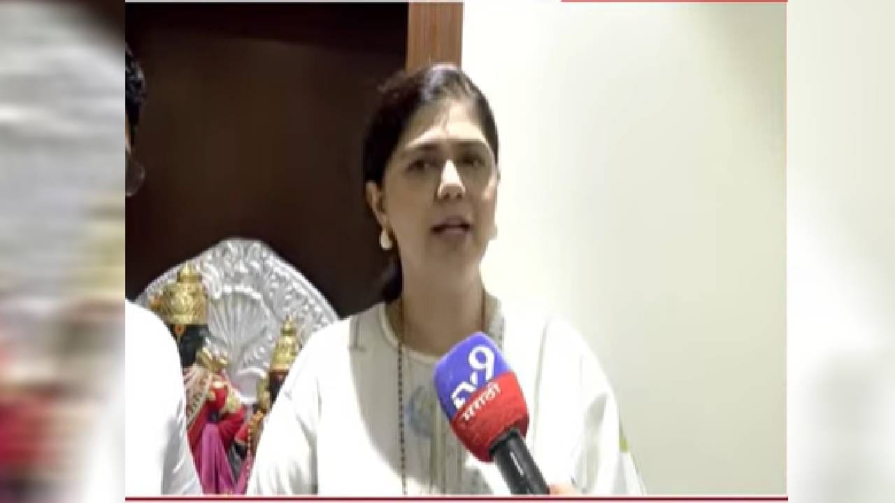 Pankaja Munde : नवरात्रीत नवा संकल्प जाहीर करणार… पंकजा मुंडेंची गोपीनाथ गडावरून मोठी घोषणा; भारूड म्हणताना भावूक
