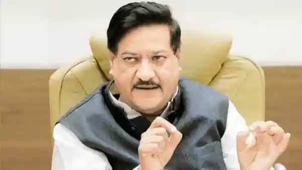 ठाकरे गटात फूट... पृथ्वीराज चव्हाणांचा PM मोदींचे नाव घेत गंभीर आरोप, म्हणाले; प्रचंड भ्रष्टाचार...