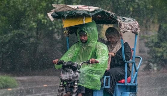 गेल्या तीन दिवसांपासून मोसमी पाऊस कोकणातील हर्णे, मध्य महाराष्ट्रताली सोलापूर या भागात स्थिर आहे. परंतु राज्यातील काही भागात पूर्व मोसमी पाऊस अद्याप सक्रीय झालेला नाही.