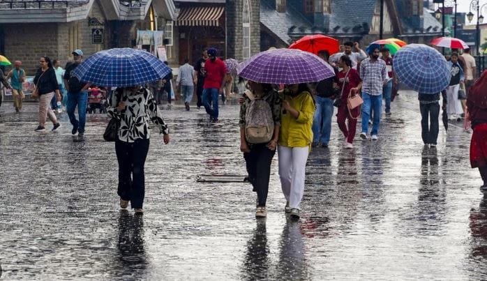 त्यामुळेच दुबार पेरणीचे संकट टाळण्यासाठी शेतकऱ्यांनी पेरणी करण्याची घाई करू नये. सरकारतर्फे दिल्या जाणाऱ्या हवामान अंदाजाकडे तसेच इतर सूचनांवर लक्ष ठेवावे, असे सांगण्यात येत आहे. 