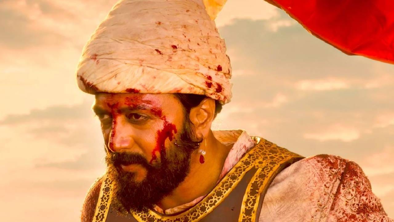 मर्यादित शोज आणि इतर चित्रपटांशी टक्कर असूनही 'राजा शिवाजी' या चित्रपटाने कमावलेला हा आकडा उल्लेखनीय आहे. आतापर्यंत या चित्रपटाने 105 कोटी रुपयांची कमाई केली असून जगभरातील कमाईचा आकडा 123 कोटी रुपयांवर पोहोचला आहे. या चित्रपटाने नागराज मंजुळेंच्या 'सैराट'लाही मागे टाकलं आहे. सैराटने जगभरात 110 कोटी रुपये कमावले होते. 
