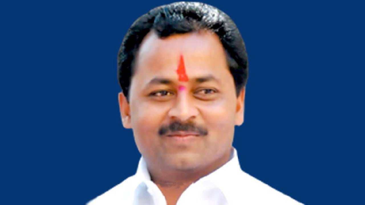 सोलापुरात मोठा ट्विस्ट... जन्म तारीख चुकीची... भाजप उमेदवाराच्या अडचणीत वाढ; तर बोगस सही करणाऱ्या उमेदवाराचा अर्ज बाद सोलापुरात मोठा ट्विस्ट... जन्म तारीख चुकीची... भाजप उमेदवाराच्या अडचणीत वाढ; तर बोगस सही करणाऱ्या उमेदवाराचा अर्ज बाद
